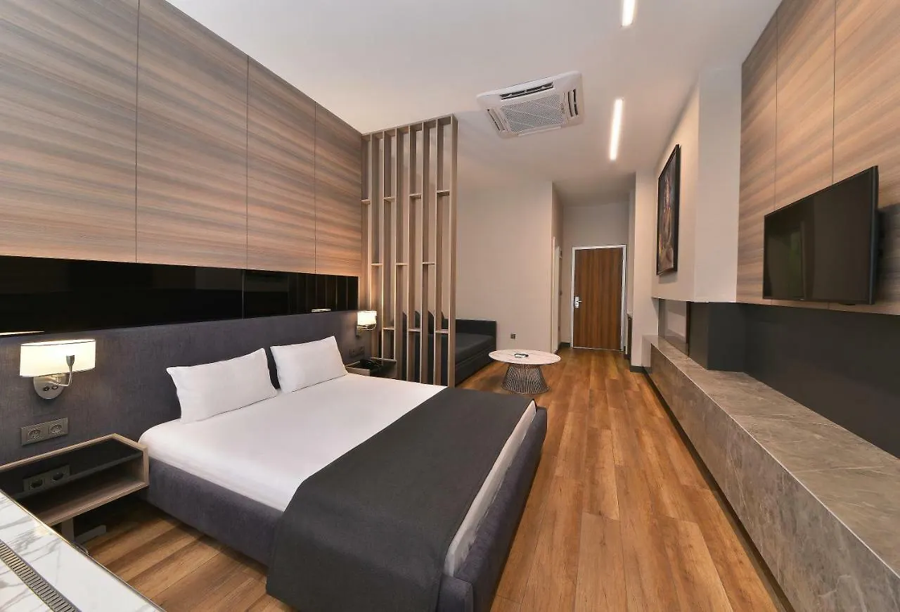 Nish Istanbul Suites & Hotel